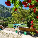 Deniz Paradise Villa *