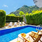 Deniz Paradise Villa *